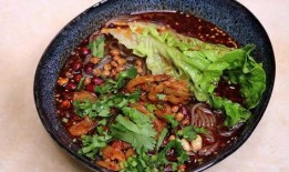 谭小爱爆料酸辣粉视频,酸辣粉制作全过程，美味诱惑来袭！